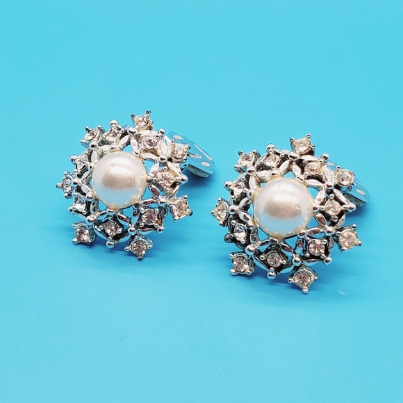 Sarah Coventry Jewelry - VINTAGE Sarah Coventry pearl rhinestone clips prom wedding